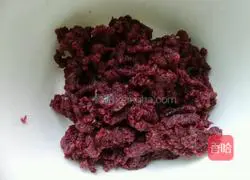 Man Illustration of how to make cranberry biscuits 2