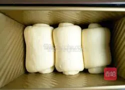 Illustration of how to make Polish super soft milky toast 14