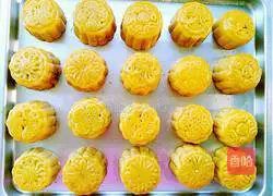 Cantonese-style mooncakes Illustration of how to do it 8