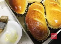 Illustration of how to make meat floss and blueberry bread 21