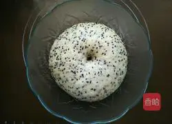 Illustration of how to make black sesame toast 7