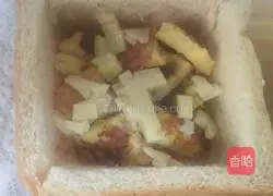 Illustration of how to make toast in a box 14