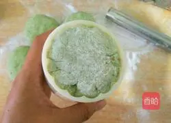Illustration of how to make jade mooncakes 10
