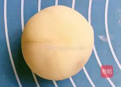 Illustration of how to make chestnut paste mooncake 11 