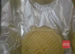 Illustration of how to make white lotus paste and egg yolk mooncakes 12