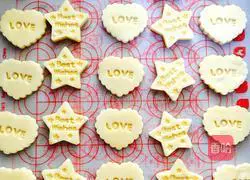 Love Star Biscuits Illustration of how to do it 10