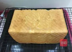 Illustration of how to make light butter toast 9