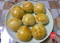 Illustration of how to make fresh meat mooncakes (roasted meat) 14