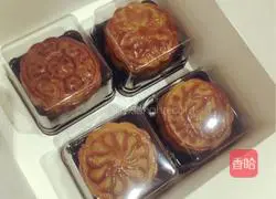 Cantonese-style mooncakes Illustration of how to do it 9