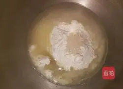 Illustration of how to make chives and meat floss bread 1