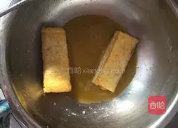 Illustration of how to make ham toast burritos 10