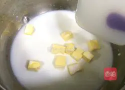 Illustration of how to make Raisin and Coconut Soaked Bread 6