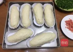 Illustration of how to make chive cheese bread 16