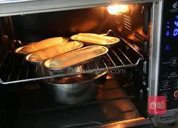 Sausage Bread Recipe Illustration 10