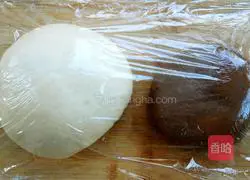 Illustration of how to make two-color toast 7