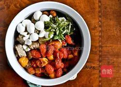 Toasted Croutons with Cherry Tomato Salad Recipe Illustration 5