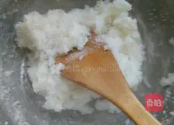 Snowskin mooncakes (five kernels) Illustration of how to do it 1