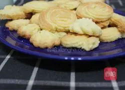 Illustration of how to make butter cookies 9