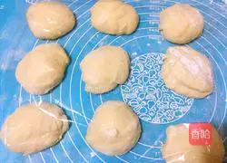 Illustration of how to make ham sausage bread 9