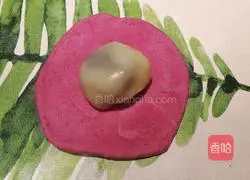 Illustration of how to make bean paste, mochi and dragon fruit bread 13