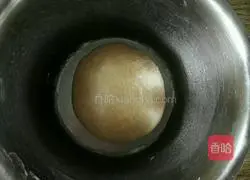 Illustration of how to make bean paste mooncakes 4