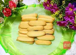 Illustration of making finger biscuits 13