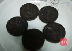 Fruit Illustration of how to make Oreo cookies 1