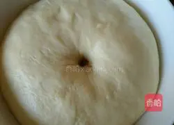 Illustration of how to make braided coconut toast 3