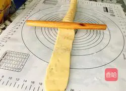 Illustration of how to make milk-flavored pine nut biscuits 11