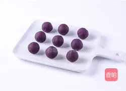 Crystal Purple Sweet Potato Mooncake Illustration of how to do it 5