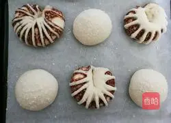 Illustration of how to make bean paste bread 9