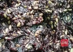 Mooncake fillings.Illustration of how to make whole grains 5