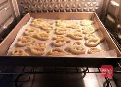 Illustration of how to make sweet biscuits 14