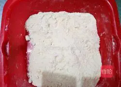 Illustration of how to make salty crispy biscuits 2