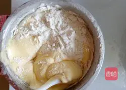 Illustration of making whole egg cup cake 5