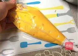 Illustration of how to make egg yolk biscuits 7