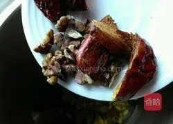 Illustration of how to make walnut health soy milk 6