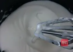 Illustration of how to make marshmallow cake 3