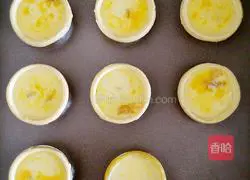 Illustration of how to make fruit egg tarts 7