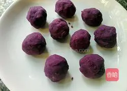 Illustration of how to make purple sweet potato and glutinous rice balls 3