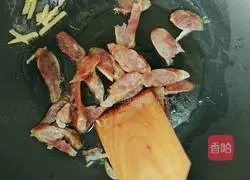 Illustration of how to make Hong Kong-style sausage and stir-fried Chinese cabbage 4
