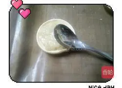 Illustration of how to make egg tart crust fruit pie 5