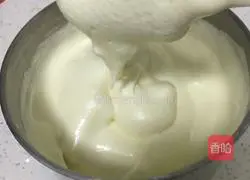 Illustration of how to make lychee chiffon cake 14