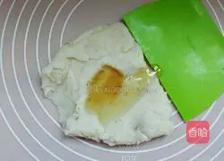 Illustration of making bean paste and yam cake 3