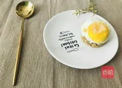 Illustration of how to make egg and oatmeal breakfast 5