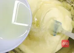 Illustration of how to make chive and meat floss cupcakes 6