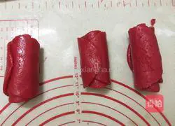 Illustration of how to make rose cookies 16