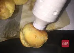 Illustration of how to make cream puffs 17