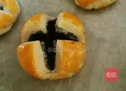 Illustration of how to make bean paste open cake 17