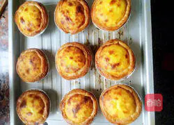 Illustration of how to make raisin egg tarts 7